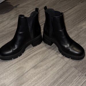 Source Unknown Black Ankle Boots
